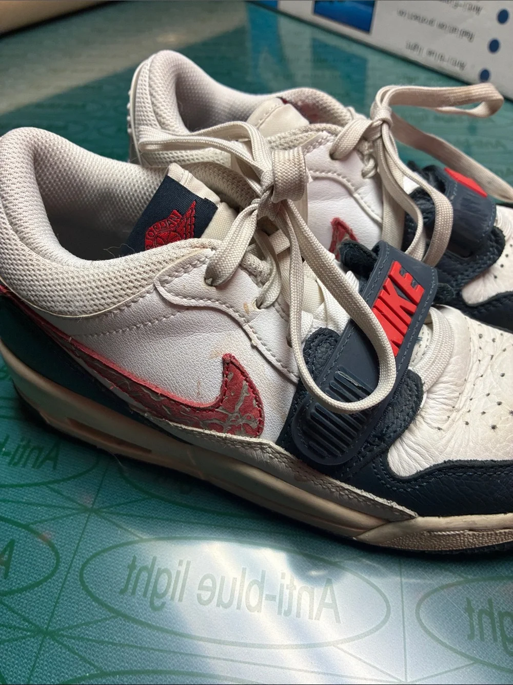 Nike Low-Top Sneakers in Cream, Navy & Red Accent